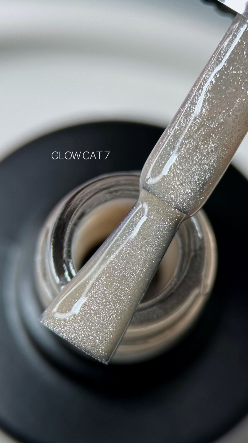 Saga Professional Glow Cat No. 07 Cat eye gel polish, 10 ml